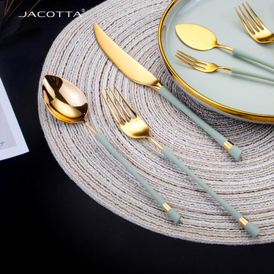 High quality cutery set Western style food tableware Dinner service gold tea spoon fashion spoon knives and forks High quality cutery set Western style food tableware Dinner service gold tea spoon fashion spoon knives and forks