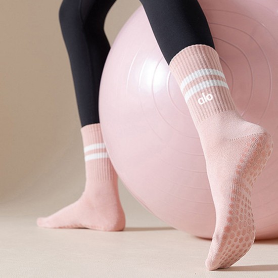 AL O Custom Logo Design Gym Sport Socks Anti Slip Sock Non Slip Soccer Athletic Sport Football Grip Socks AL O Custom Logo Design Gym Sport Socks Anti Slip Sock Non Slip Soccer Athletic Sport Football Grip Socks